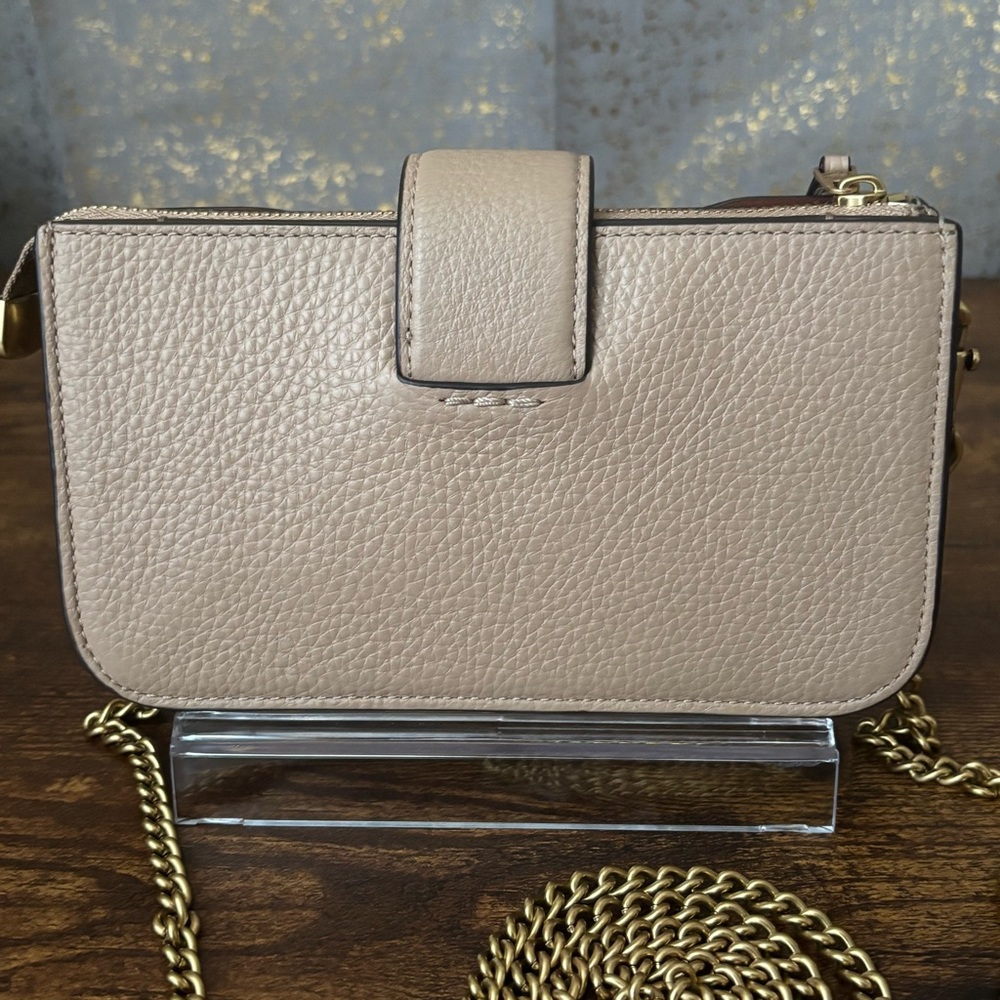 Coach Signature C Wallet on Chain Crossbody in Taupe - Picture 3 of 13